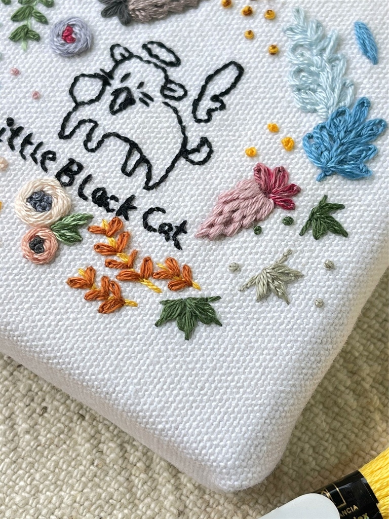 刺繡-花園裡的小黑貓07.jpg