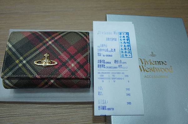 【VIVIENNE WESTWOOD】☆100% 正品 二手 VIVIENNE WESTWOOD 經典格紋珠扣皮夾☆ 附購買證明 $1600 