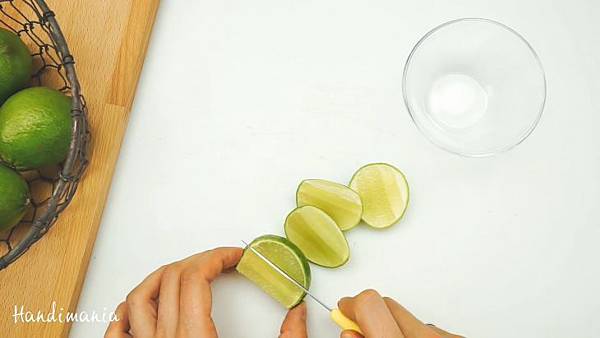 擠檸檬 的新方法，又多汁又省力...學到了!!!6