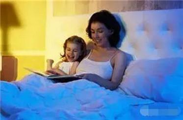 睡前給孩子講故事，有助智力開發、記憶力、理解力，真是好處多多!!!3