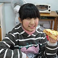 馨予吃pizza