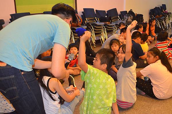 DSC_0832.JPG DSC_0832.JPG