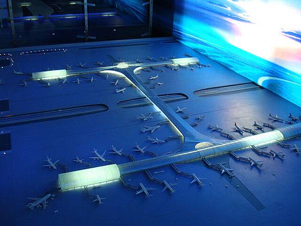 這是上海浦東機場的模型，館內也有一個區域是在介紹這個新機場，還有一些規劃等等