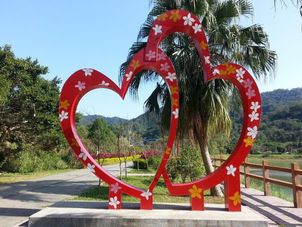 明德水庫搭遊艇~海棠島