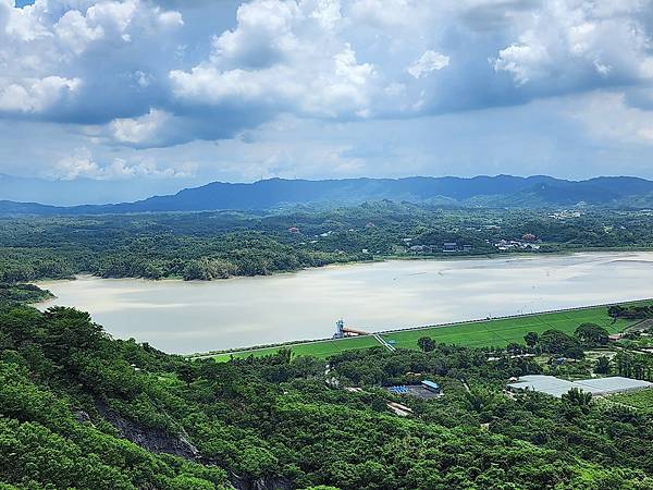 多變雲彩下壯觀之高雄岡山之眼