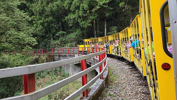 宜蘭太平山深度之旅四日遊(四)蹦蹦車~茂興車站步道