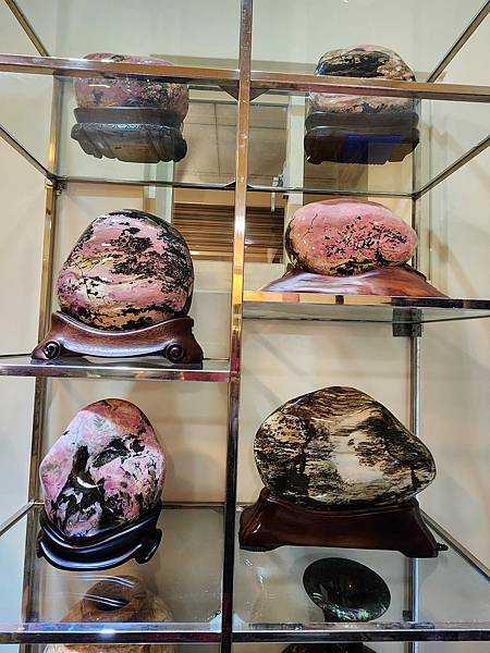 細品花蓮三日遊(九)花蓮玫瑰石精品店 細品花蓮三日遊(九)花蓮玫瑰石精品店