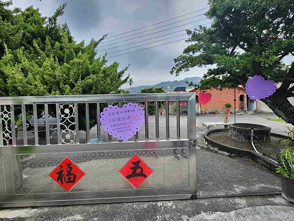 二水鐵道花旗木粉浪漫與火車同框