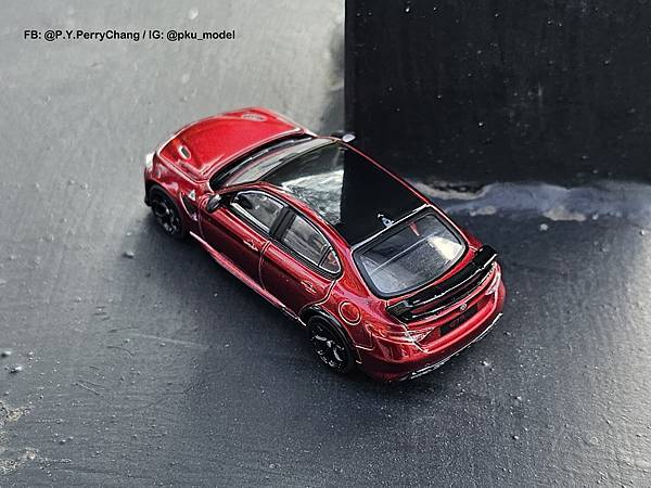 <1/64模型車開箱> Tarmac Works Alfa 