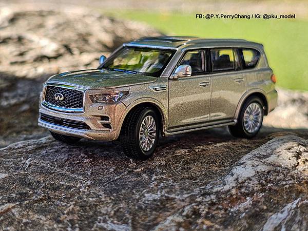 <1/64模型車開箱> 原廠OEM Infiniti QX8