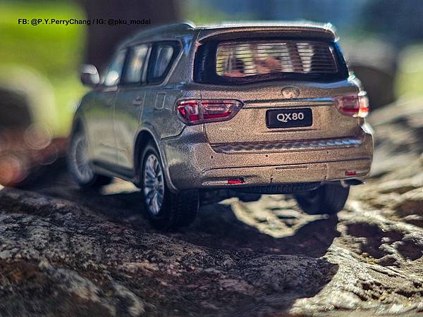 <1/64模型車開箱> 原廠OEM Infiniti QX8