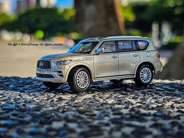 <1/64模型車開箱> 原廠OEM Infiniti QX8