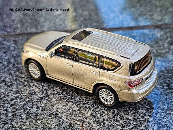 <1/64模型車開箱> 原廠OEM Infiniti QX8