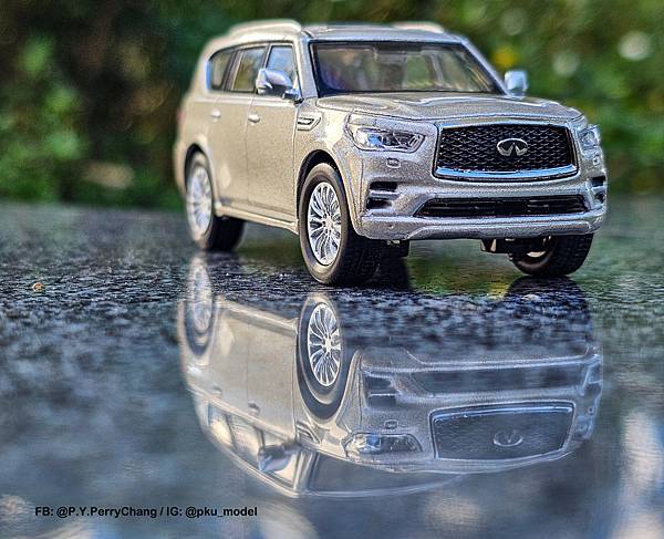 <1/64模型車開箱> 原廠OEM Infiniti QX8