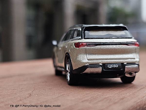 <1/64模型車開箱> 原廠OEM Infiniti QX6