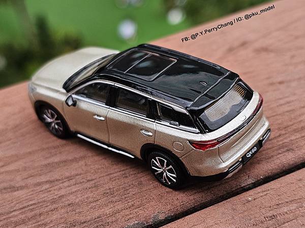 <1/64模型車開箱> 原廠OEM Infiniti QX6