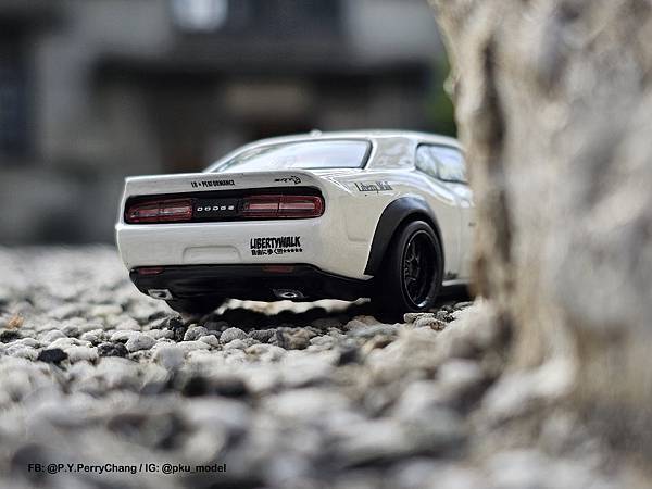 <1/64模型車開箱> Tarmac Works Dodge