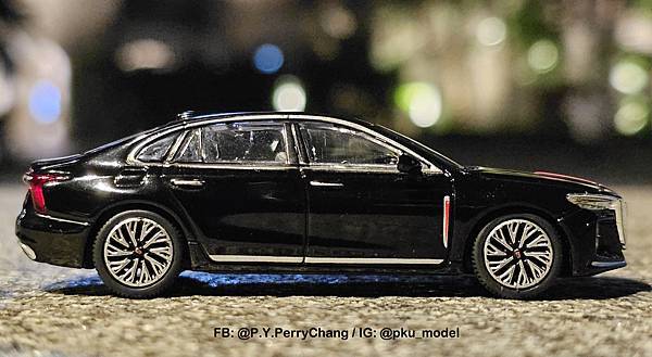 <1/64模型車開箱> Xcartoys 拓意 Hongqi