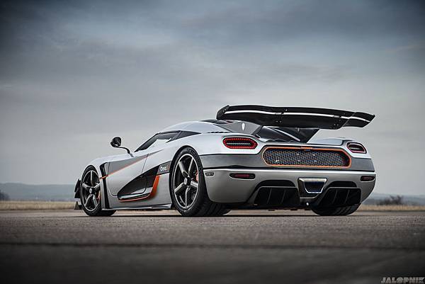 koenigsegg-agera-one1-2