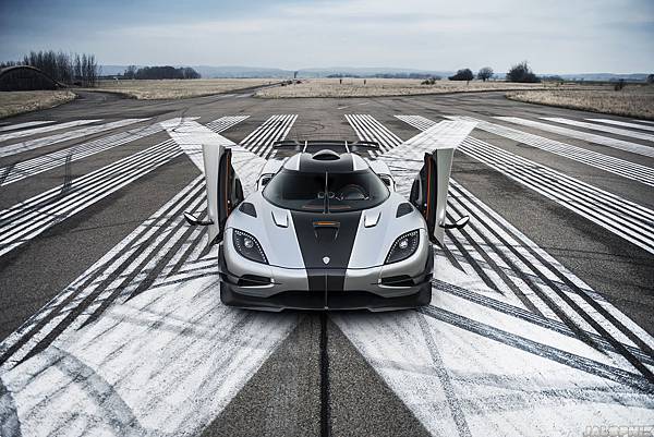 koenigsegg-agera-one1-1_0