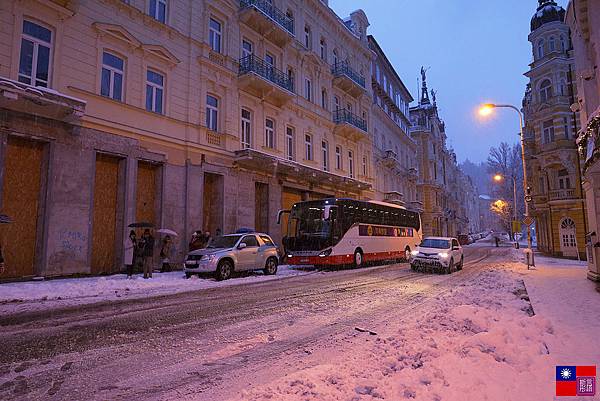 冰天雪地中的溫泉鄉 (2).JPG