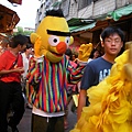 Bert開心逛市場，大鳥卻憂心忡忡...