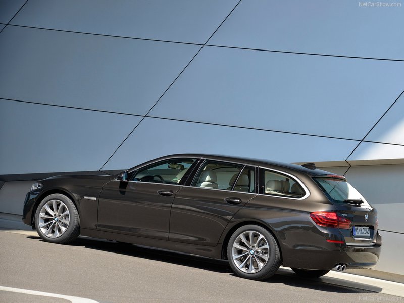 BMW-5-Series_Touring_2014_800x600_wallpaper_26