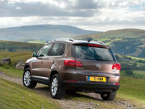 Volkswagen-Tiguan_2012_800x600_wallpaper_25