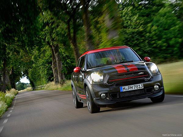 Mini-Paceman_John_Cooper_Works_2015_800x600_wallpaper_17