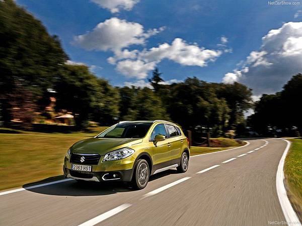 Suzuki-SX4_2014_800x600_wallpaper_15