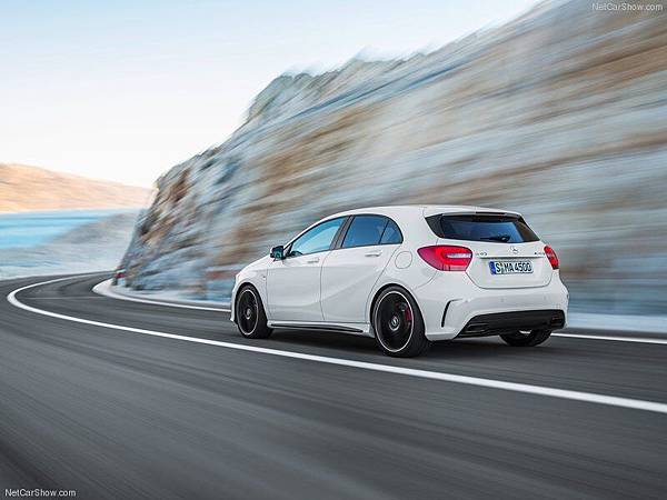 Mercedes-Benz-A45_AMG_2014_800x600_wallpaper_12 Mercedes-Benz-A45_AMG_2014_800x600_wallpaper_12