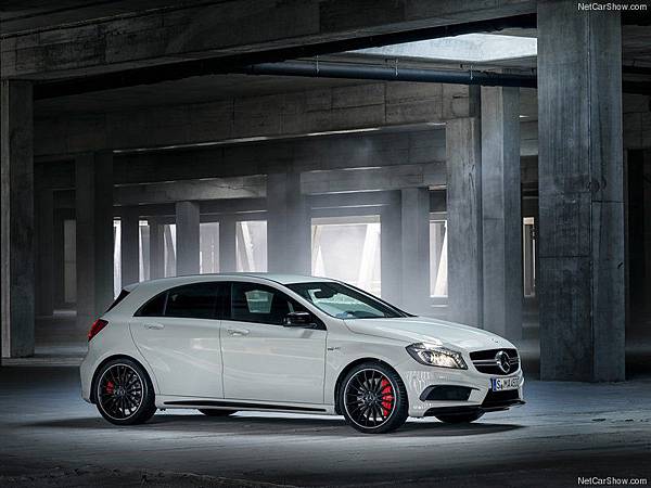 Mercedes-Benz-A45_AMG_2014_800x600_wallpaper_02 Mercedes-Benz-A45_AMG_2014_800x600_wallpaper_02