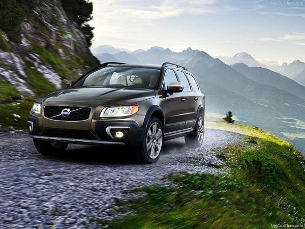 Volvo-XC70_2014_800x600_wallpaper_02