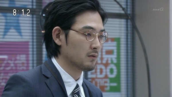 EP100 04.jpg