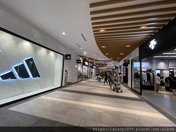 林口三井outlet二期>日系品牌親子母嬰用品>年輕人愛公仔