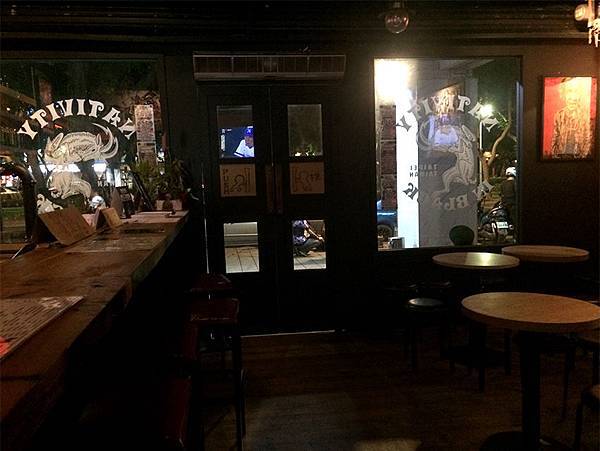 六張犁站 N.I.B. bar & live house 六張犁站 N.I.B. bar & live house