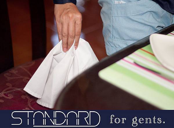 aid3830550-728px-Use-a-Napkin-with-Proper-Table-Etiquette-Step-4.jpg