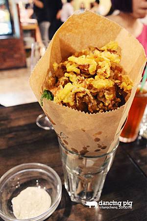 豬跳舞小餐館-酥炸豬耳朵 豬跳舞小餐館