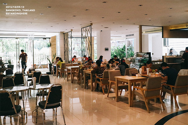 048.jpg 048.jpg