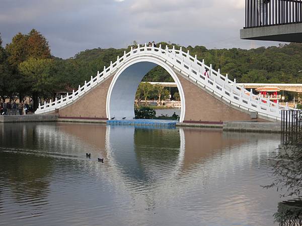 大湖公園-美麗的拱橋