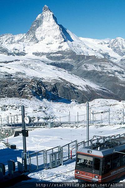 11.馬特洪峰和它的登山火車.jpg