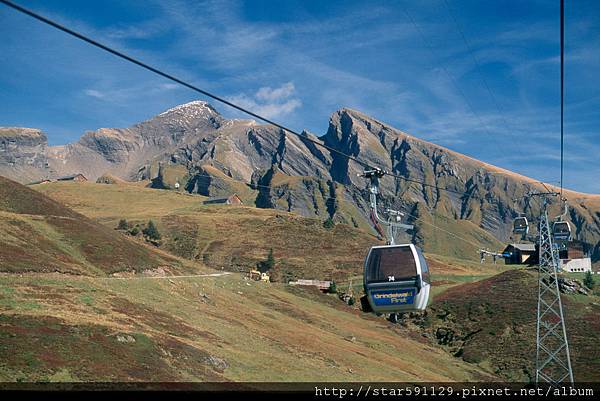 22.搭 cable car 到 FIRST