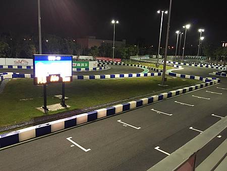 夜間大魯閣車道照