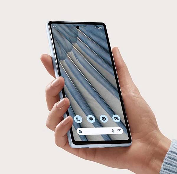 凱米颱風甩尾炸雨 暴雨重擊台灣 手機直接被雨淋到哭 手機淋到