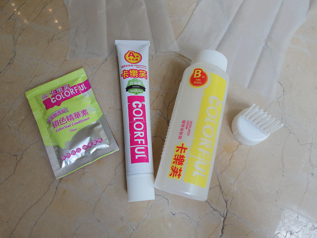 SAM_4376.jpg 卡樂芙, 卡樂芙染髮霜, 卡樂芙染髮劑, 染髮, 推薦, 顯色, 染髮推薦, 護髮染, 自己染, 護髮, 亞麻綠, 寶石粉紅