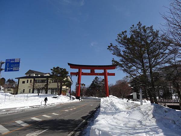 雪牆與鳥居 雪牆與鳥居