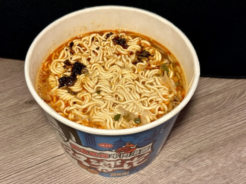 双響泡銷魂麻辣牛肉湯麵3.jpg 双響泡銷魂麻辣牛肉湯麵3.jpg