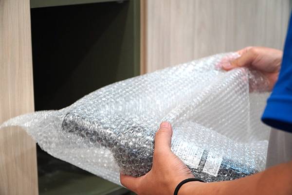 巨力搬家酒瓶打包-5.JPG 巨力搬家酒瓶打包-5.JPG