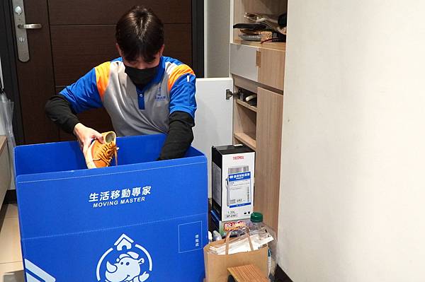 巨力搬家鞋子裝箱-7JPG.JPG 巨力搬家鞋子裝箱-7JPG.JPG