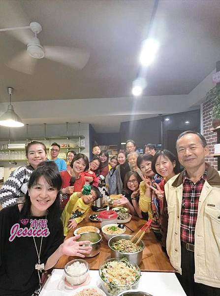 batch_23905343_10213065386222419_191109594990480326_n.jpg batch_23905343_10213065386222419_191109594990480326_n.jpg